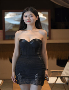 《花与蛇》